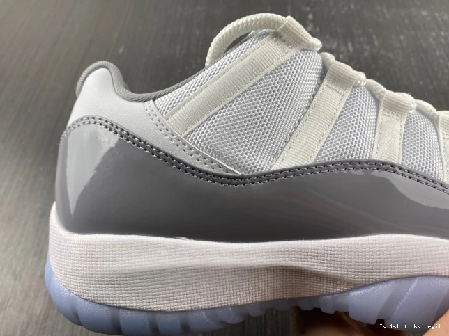 AV2187-140 Jordan Cement Air Grey Low 11 0726